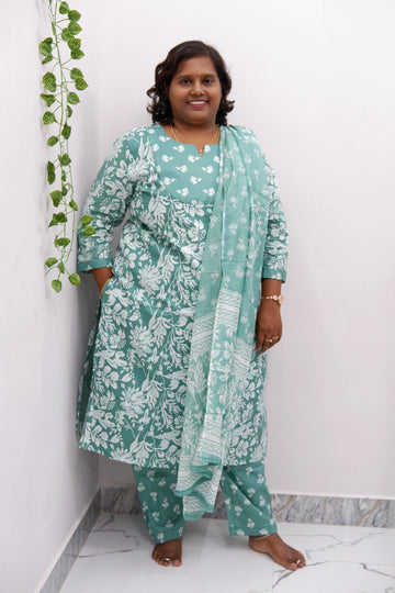 Graceful Cotton Printed Salwar Suit with Shawl – Casual & Festive Wear