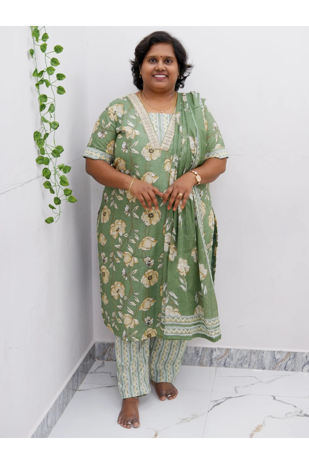 Graceful Cotton Lace Work Salwar Suit with Shawl – Casual & Festive Wear