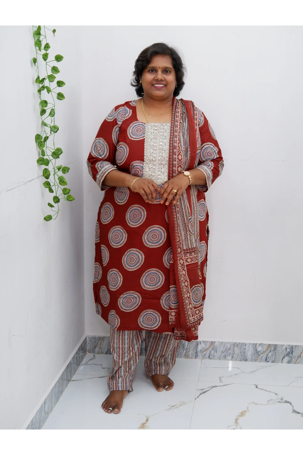 Graceful Cotton Lace Work Salwar Suit with Shawl – Casual & Festive Wear