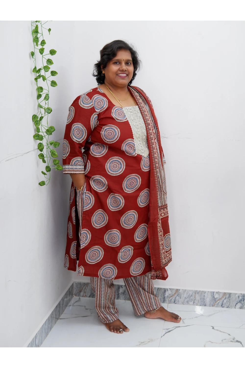 Graceful Cotton Lace Work Salwar Suit with Shawl – Casual & Festive Wear