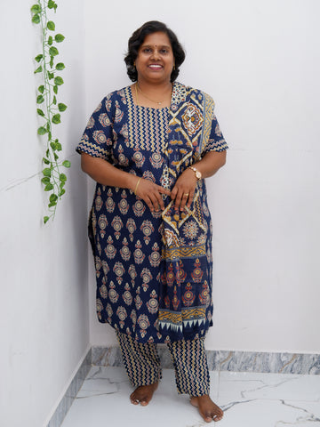 Graceful Cotton Printed Salwar Suit with Shawl – Casual & Festive Wear