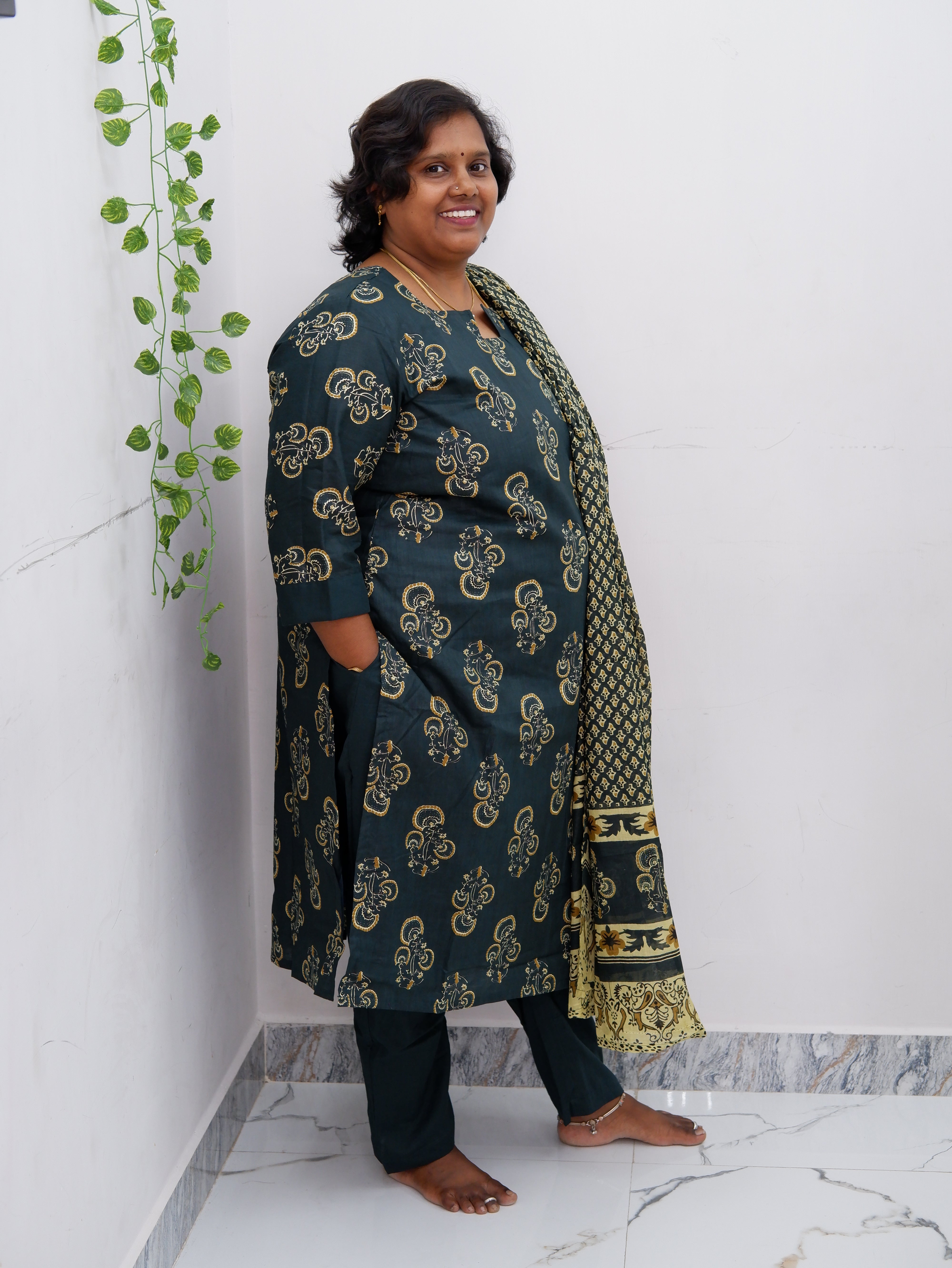 Graceful Cotton Printed Salwar Suit with Shawl – Casual & Festive Wear