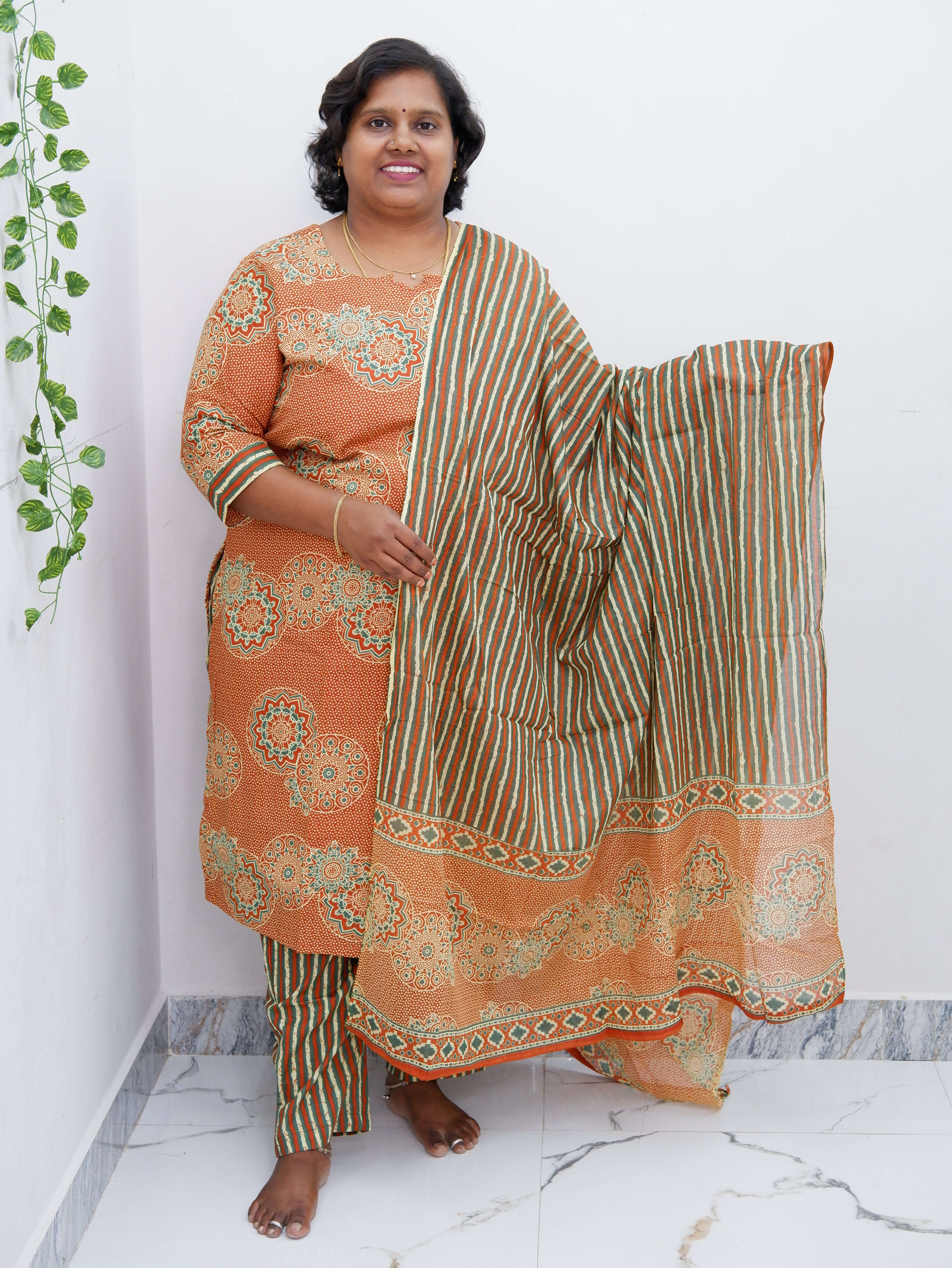 Graceful Cotton Printed Salwar Suit with Shawl – Casual & Festive Wear