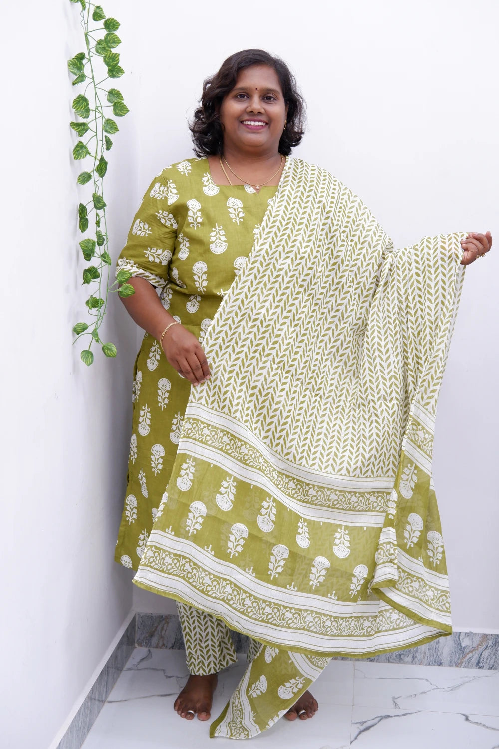 Graceful Cotton Printed Salwar Suit with Shawl – Casual & Festive Wear