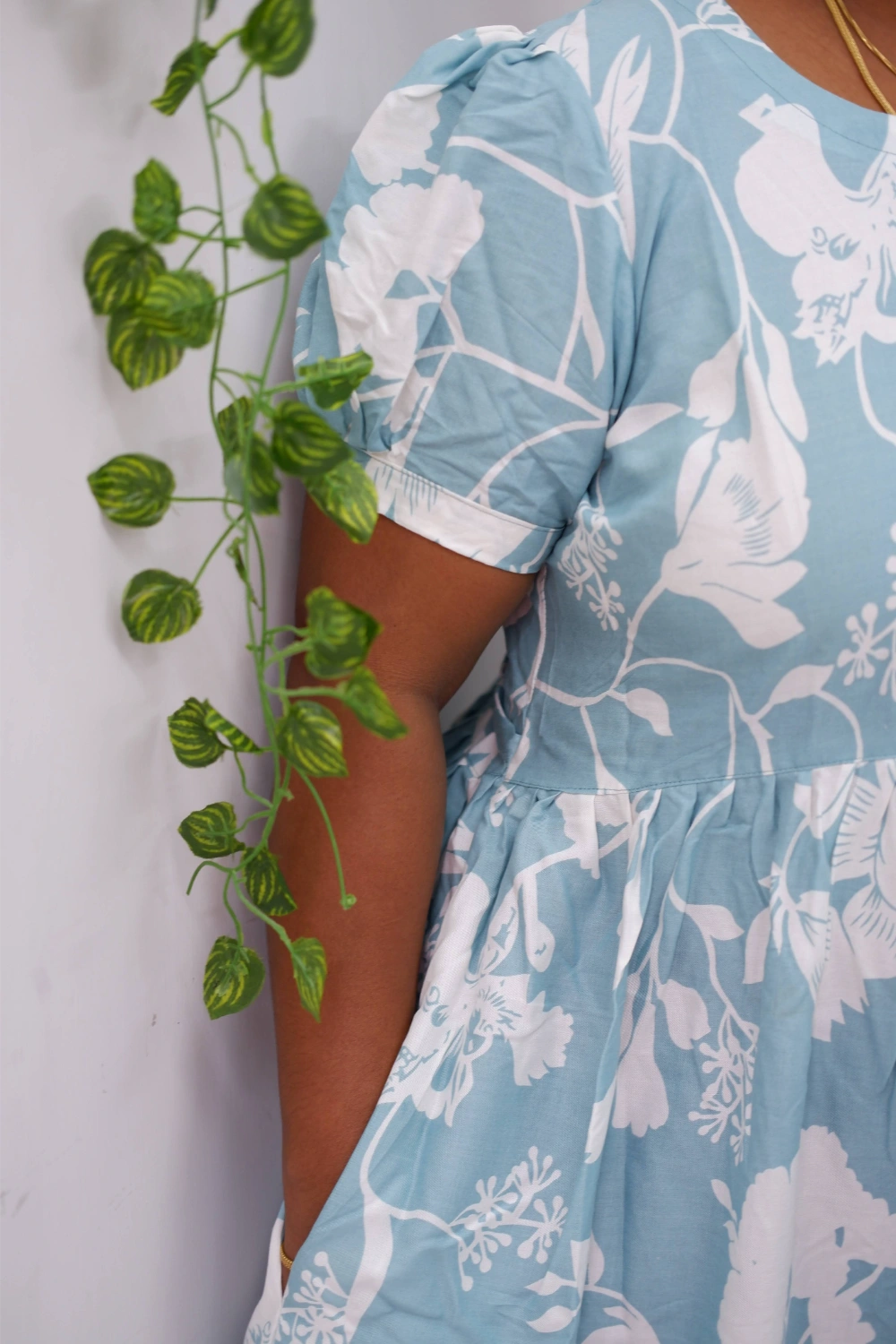 Trendy Puff Sleeve Kurti – Midi Length Frock Style for Women