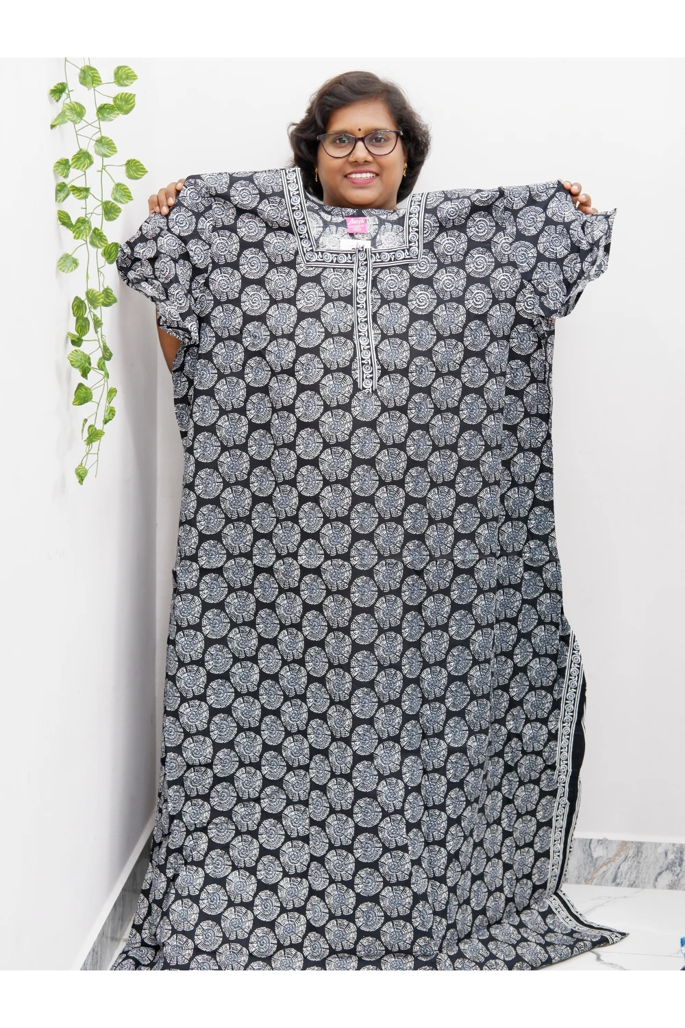 Plus Size Elegant Zip Nighty – Jyothi Cotton Breeze