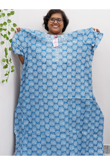 Plus Size Elegant Zip Nighty – Jyothi Cotton Breeze
