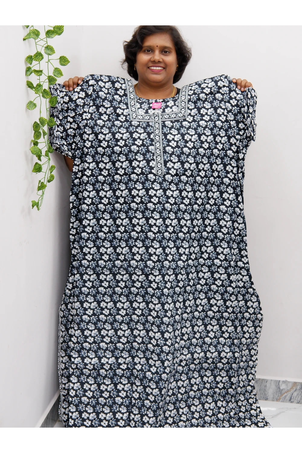 Plus Size Elegant Zip Nighty – Jyothi Cotton Breeze