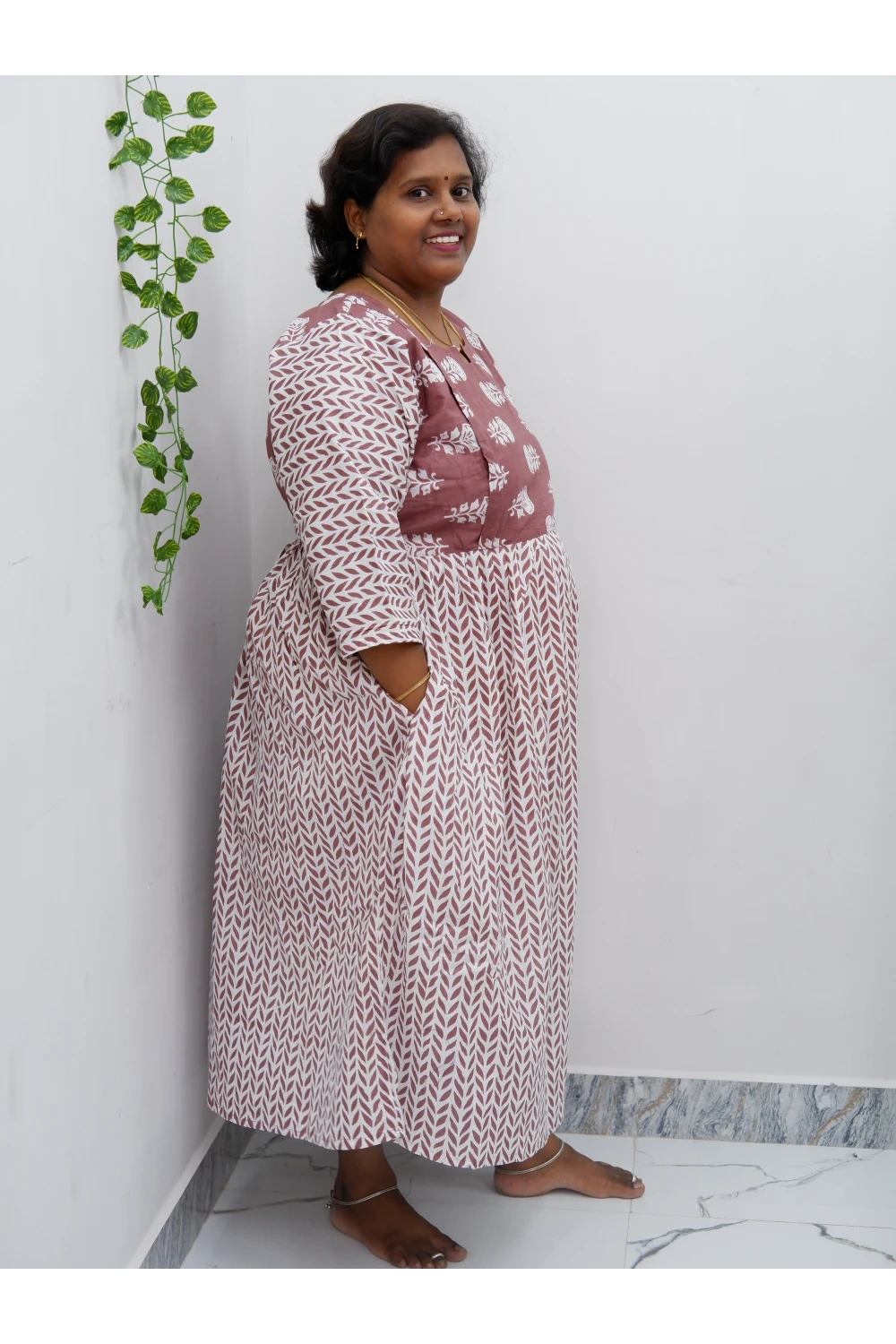 Luxury Feeding Cotton Kurti with Side Zip – Stylish & Practical Maternity Wear