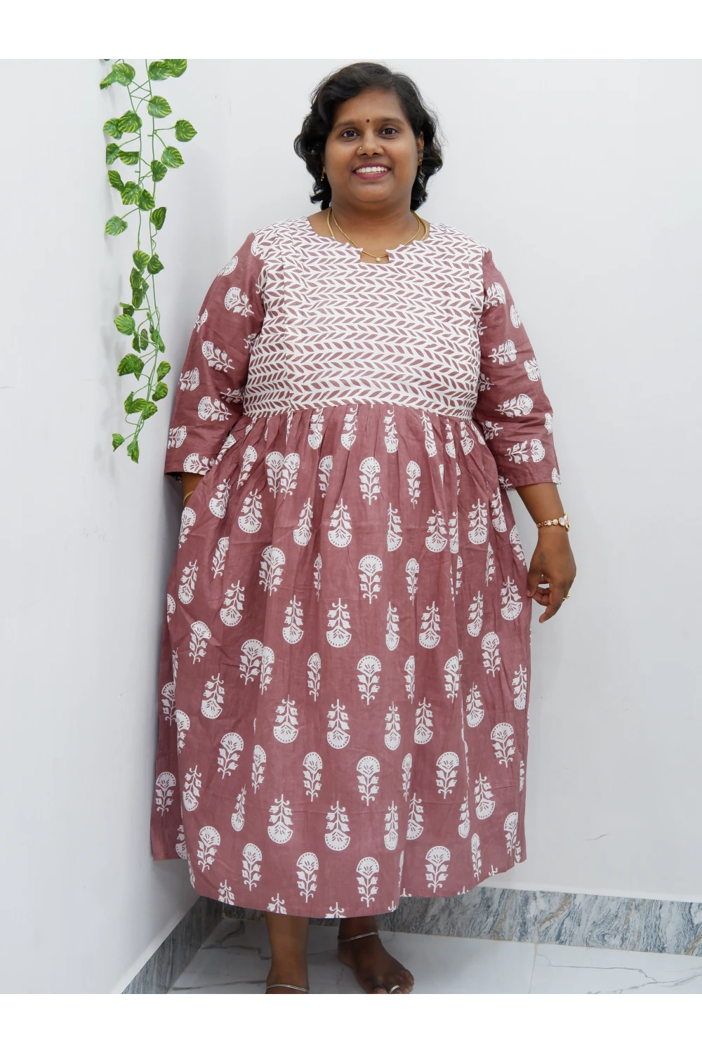 Luxury Feeding Cotton Kurti with Side Zip – Stylish & Practical Maternity Wear