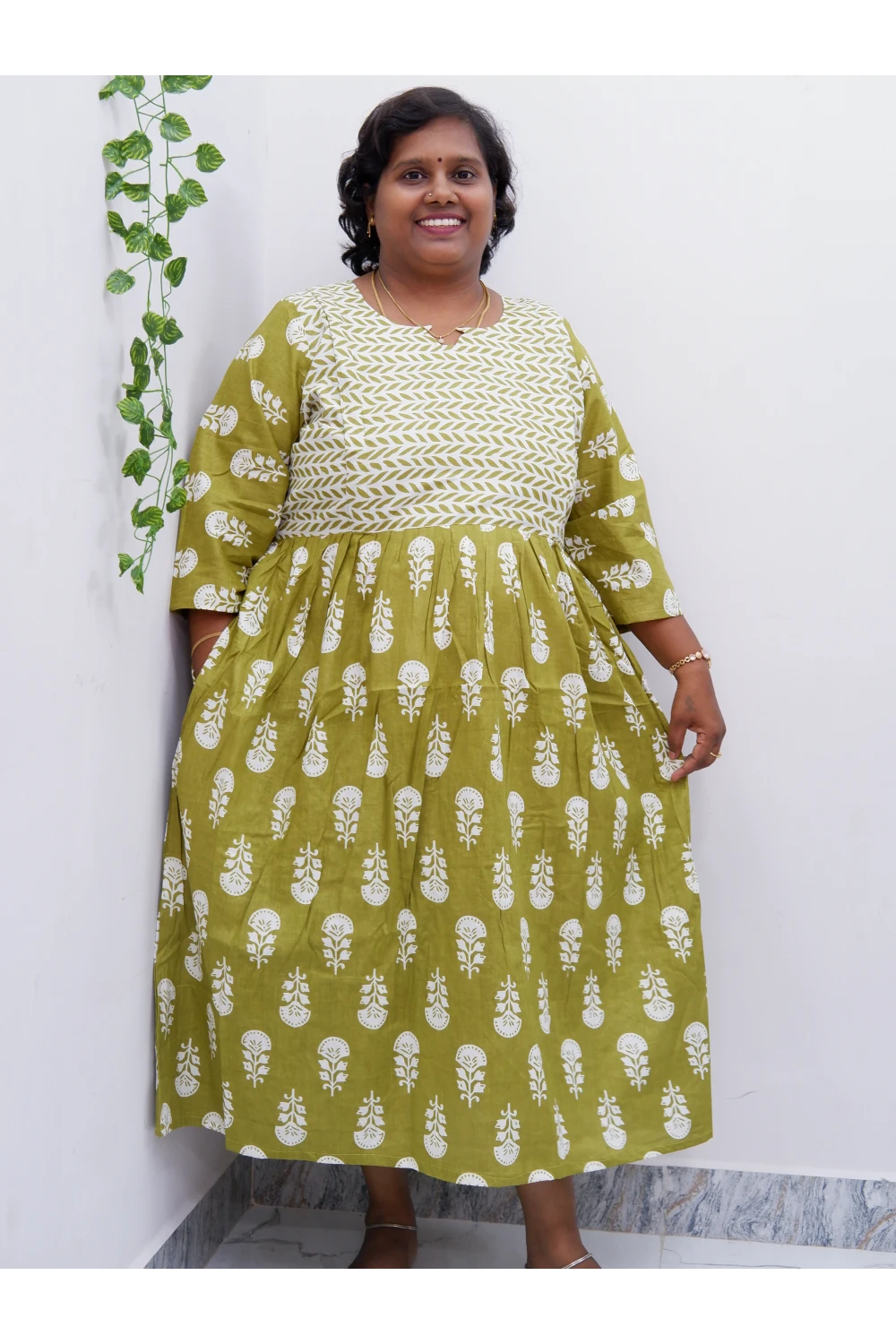 Luxury Feeding Cotton Kurti with Side Zip – Stylish & Practical Maternity Wear