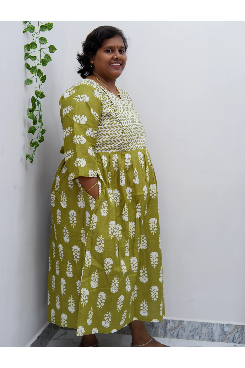 Luxury Feeding Cotton Kurti with Side Zip – Stylish & Practical Maternity Wear