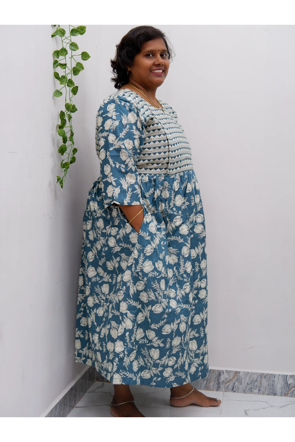 Luxury Feeding Cotton Kurti with Side Zip – Stylish & Practical Maternity Wear