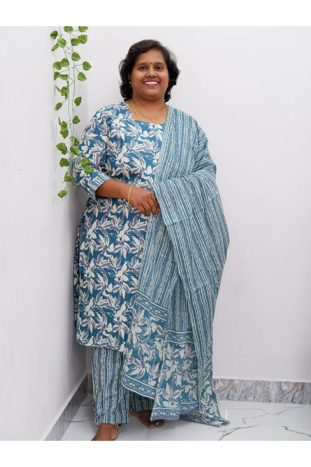 Graceful Cotton Printed Salwar Suit with Shawl – Casual & Festive Wear