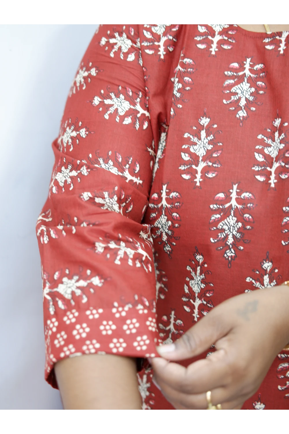 Graceful Cotton Printed Salwar Suit with Shawl – Casual & Festive Wear