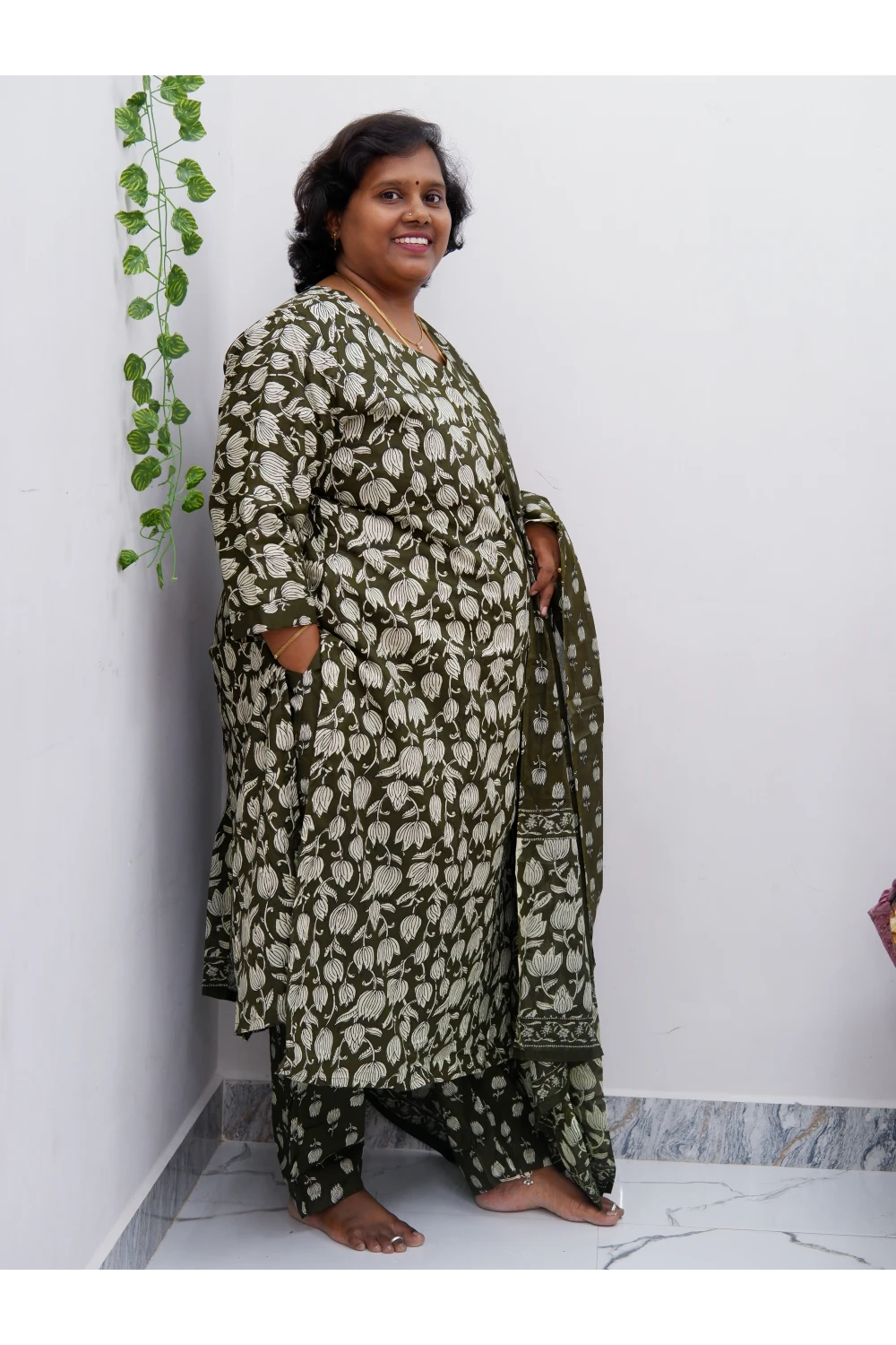 Graceful Cotton Printed Salwar Suit with Shawl – Casual & Festive Wear
