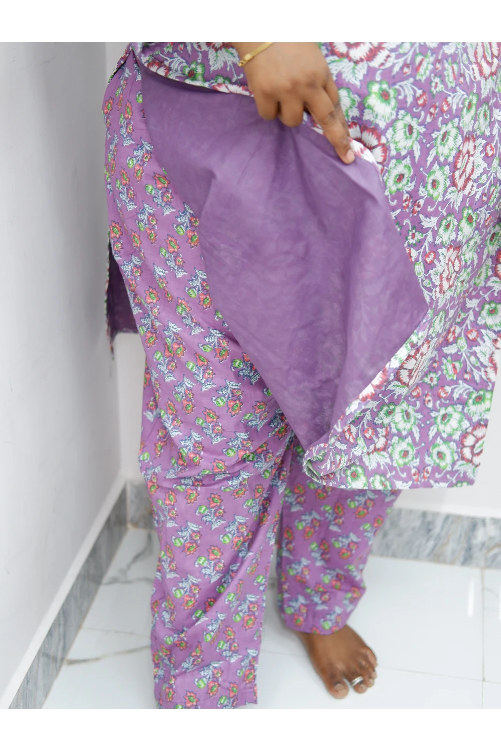 Graceful Cotton Printed Salwar Suit with Shawl – Casual & Festive Wear