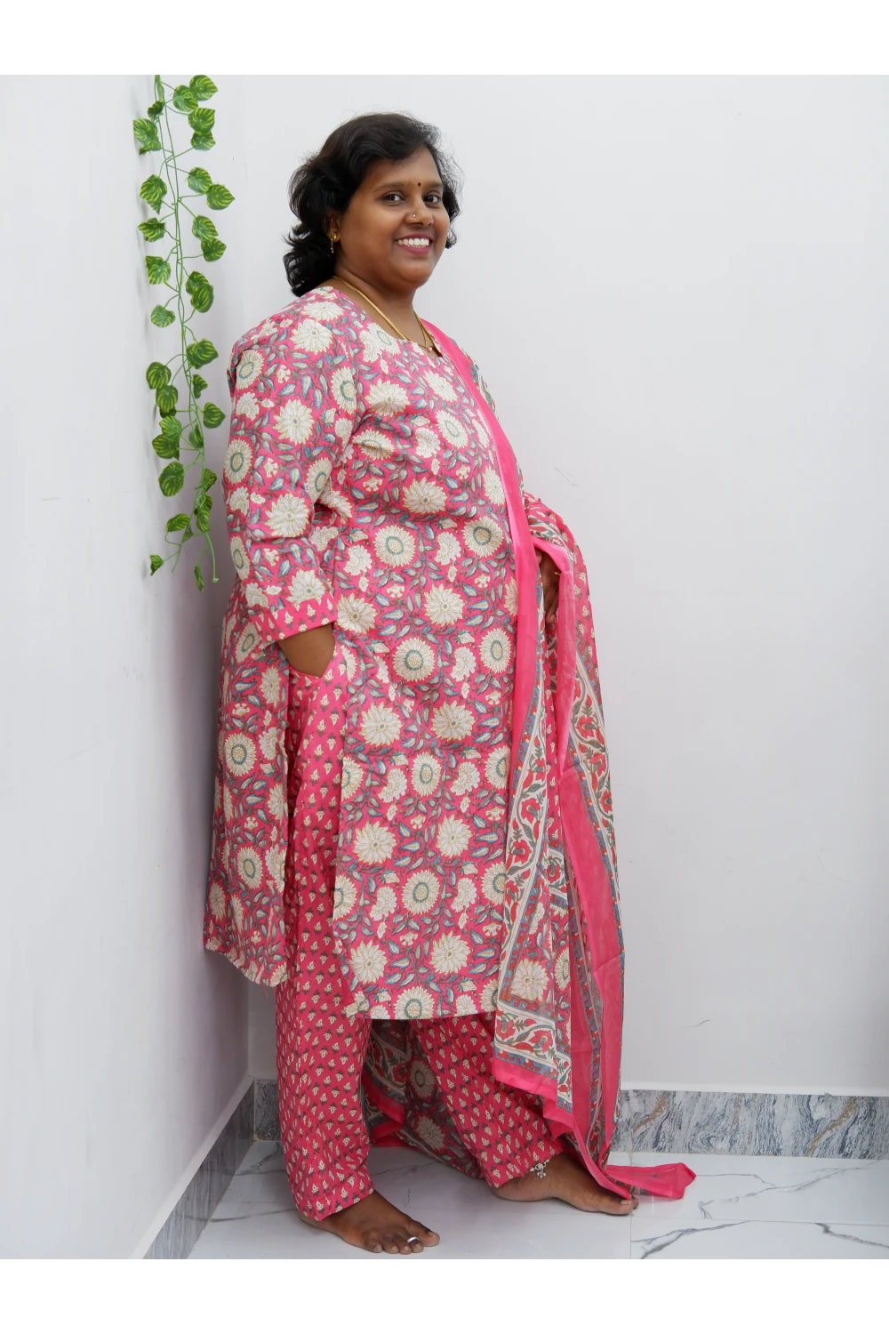 Graceful Cotton Printed Salwar Suit with Shawl – Casual & Festive Wear