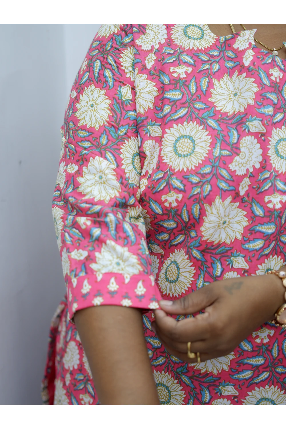 Graceful Cotton Printed Salwar Suit with Shawl – Casual & Festive Wear