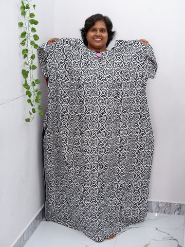 Plus Size Elegant Zip Nighty – Jyothi Cotton Breeze