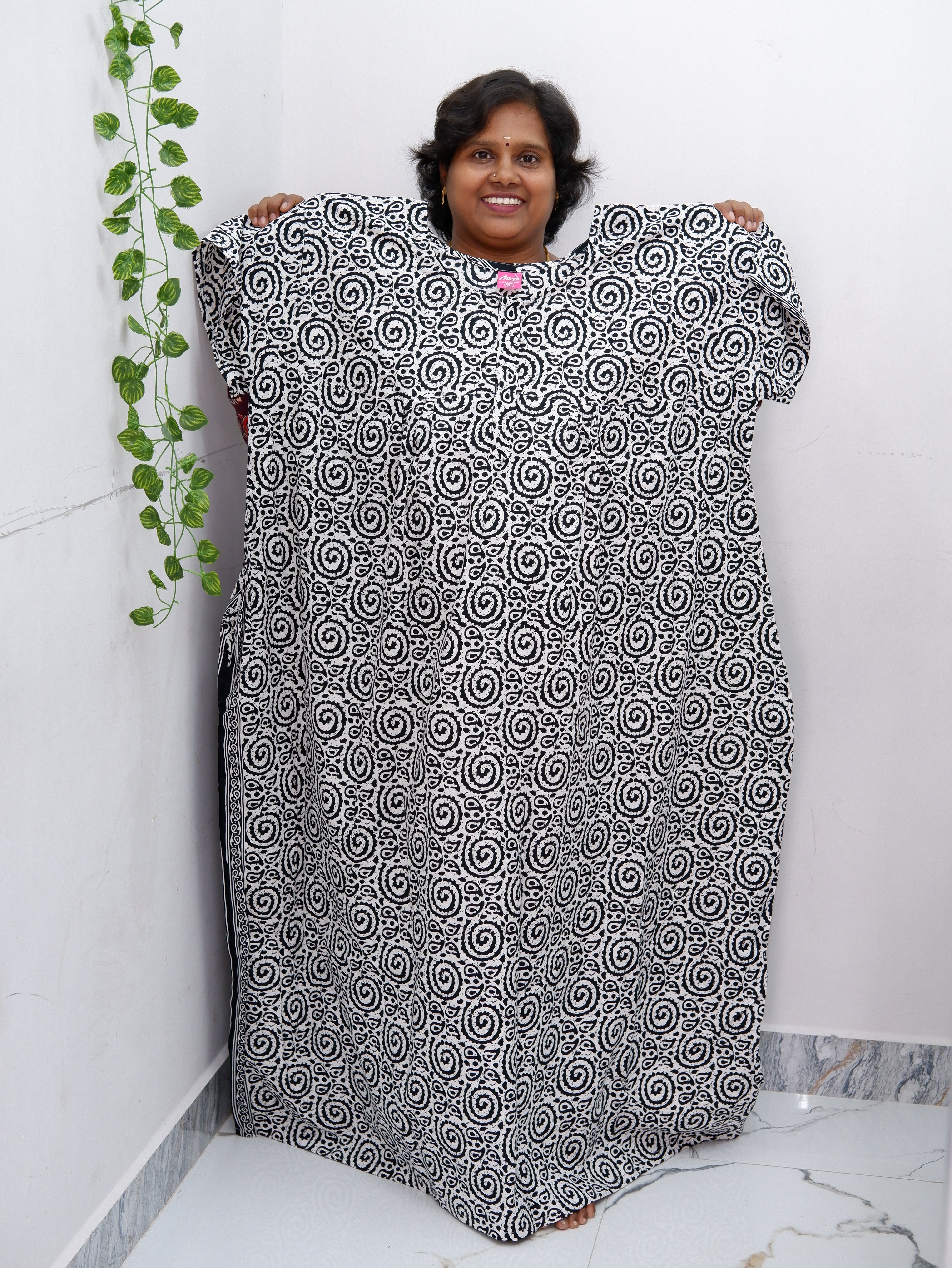 Plus Size Elegant Zip Nighty – Jyothi Cotton Breeze