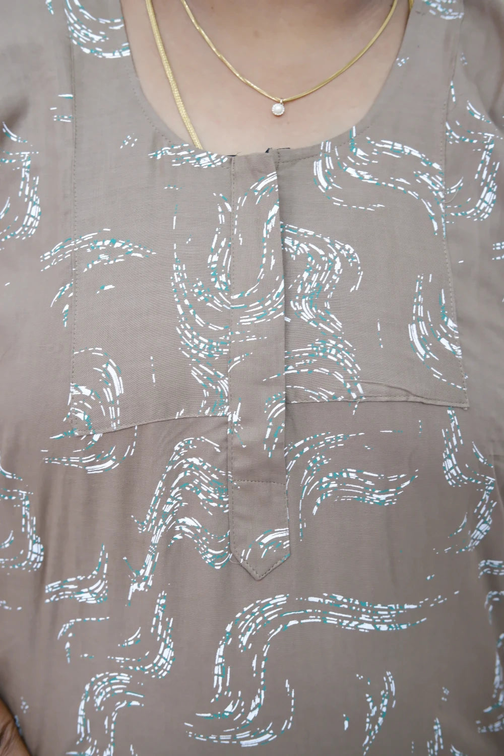 Elegant Zip-Front Pure Cotton Nighty