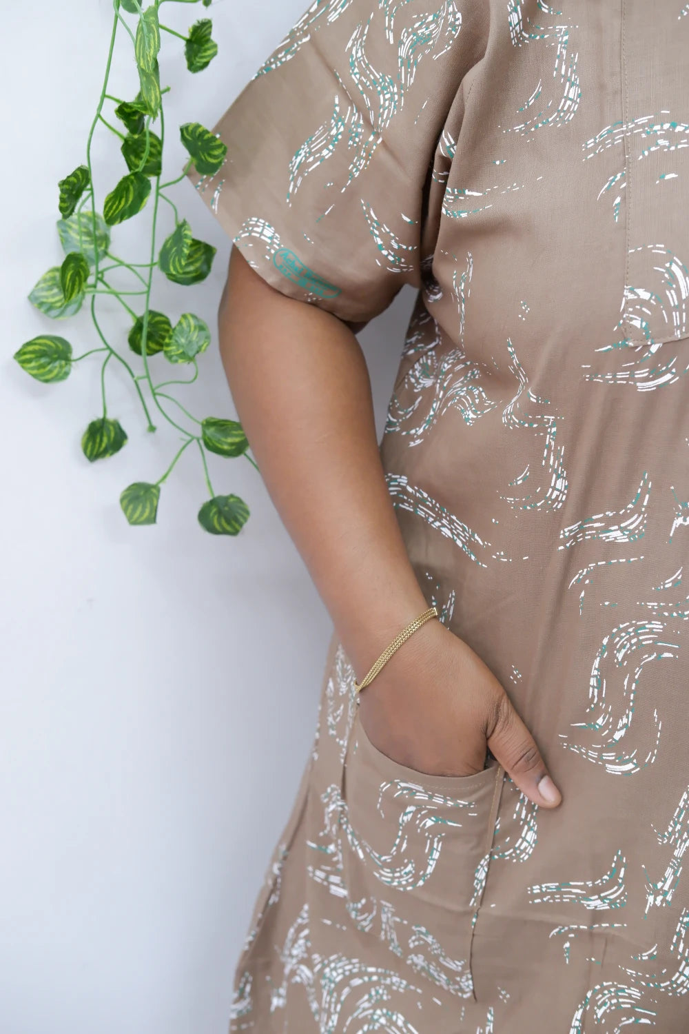 Elegant Zip-Front Pure Cotton Nighty