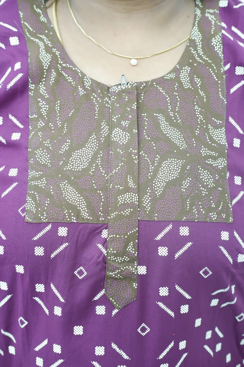Elegant Zip-Front Pure Cotton Nighty