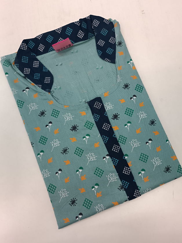 Chic Elite Collar Cotton Nithy with a Zip Closure